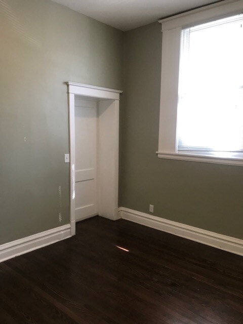 Building Photo - 2352 N Drake Ave