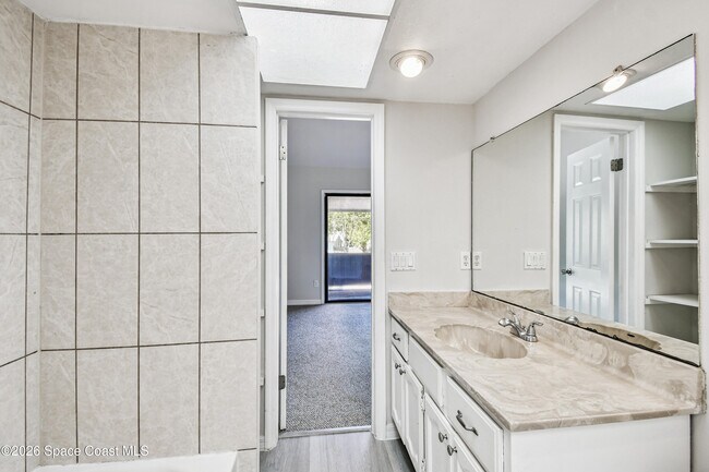 Building Photo - 3687 Royal Oak Dr
