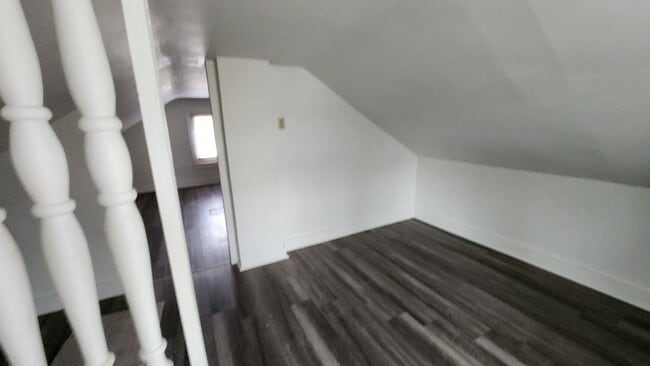 Building Photo - Updated North Side Home