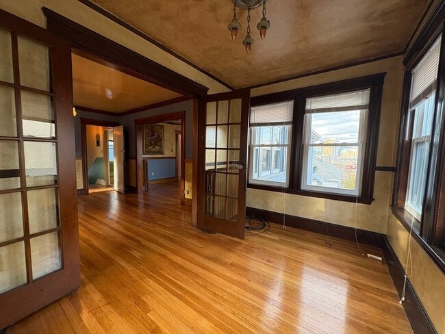 Building Photo - 157 Hillside St