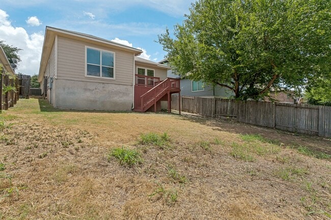 Building Photo - 6707 Buckhorn Cliff