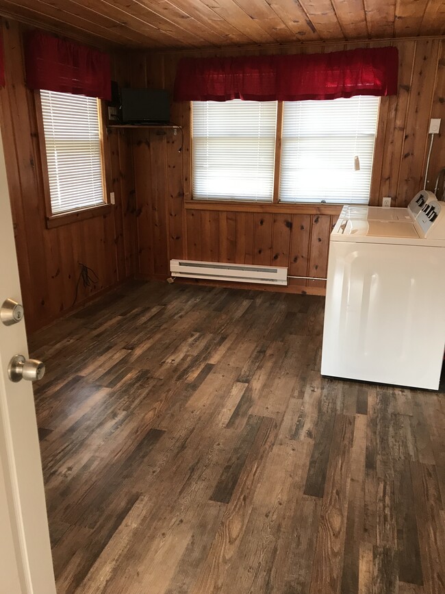 Shared laundry room - 1415 14th St