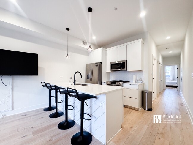 Building Photo - 1011 18th St NE