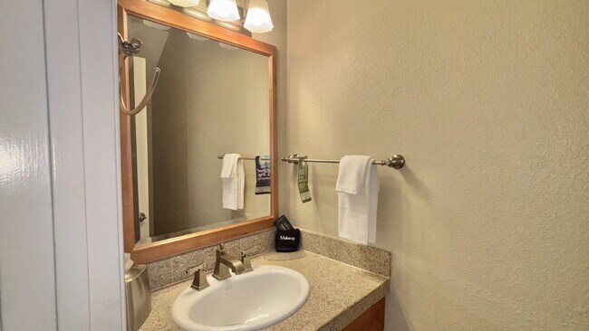 Building Photo - 2-Story, 2-Bedroom Condo For Rent in Indo ...