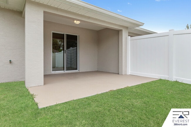 Building Photo - 16 Squanto Pl