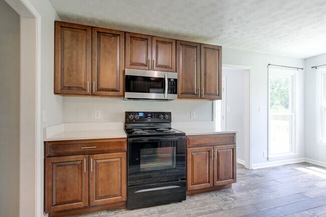 Building Photo - 180 Kings Deer Dr