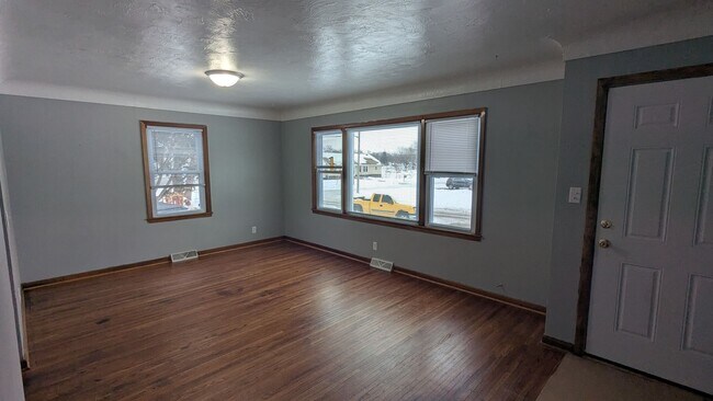 Building Photo - 3 bedroom, 2 bath home in Waterloo