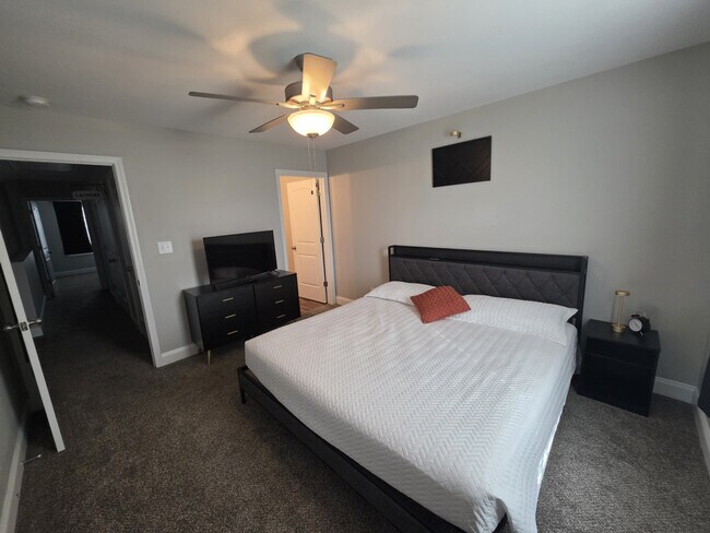 Building Photo - 541 New S Dr