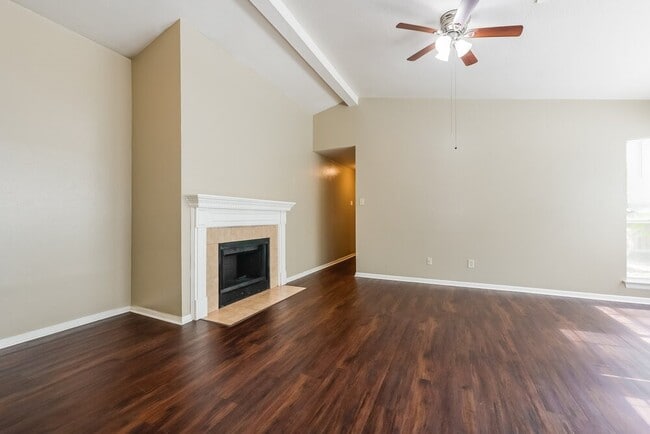 Building Photo - 23 Emery Cliff Pl