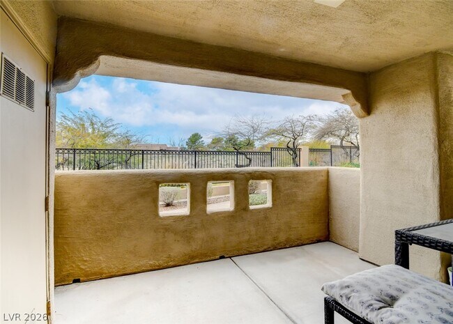 Building Photo - 1900 Villa Palms Ct