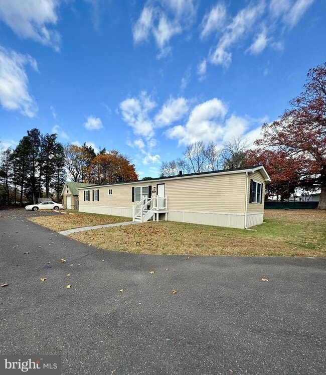 Building Photo - 1616 N Main St