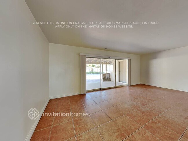 Building Photo - 1448 E 2nd St