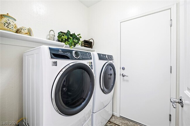 Building Photo - 2635 Solera Moon Dr