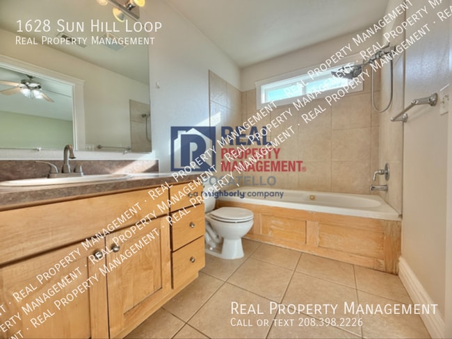 Building Photo - 1628 Sun Hill Loop