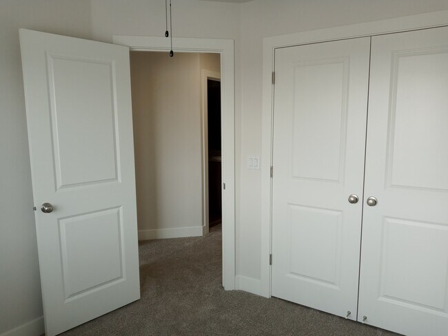 Building Photo - 1005 N Tortoise Rock Dr