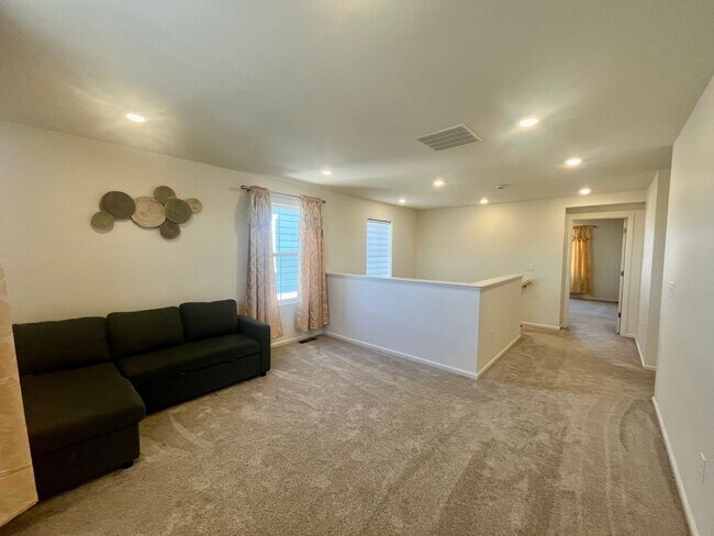 Building Photo - BEAUTIFUL NEW BUILD - 3 bed 2.5 bath w/ La...