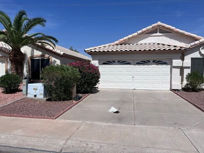 Building Photo - 3 Bed/ 2Bath Single Level Home in Ahwatukee Area