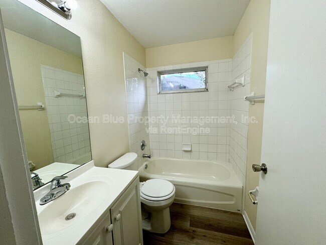 Building Photo - 3006 Summer House Dr