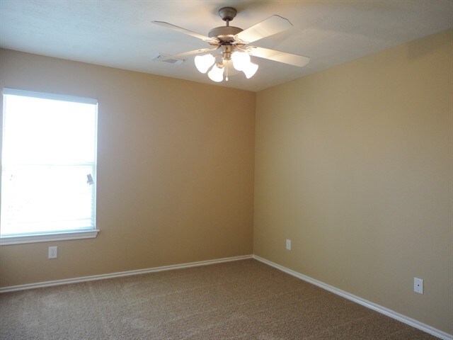 Building Photo - 18319 Fieldbluff Ln