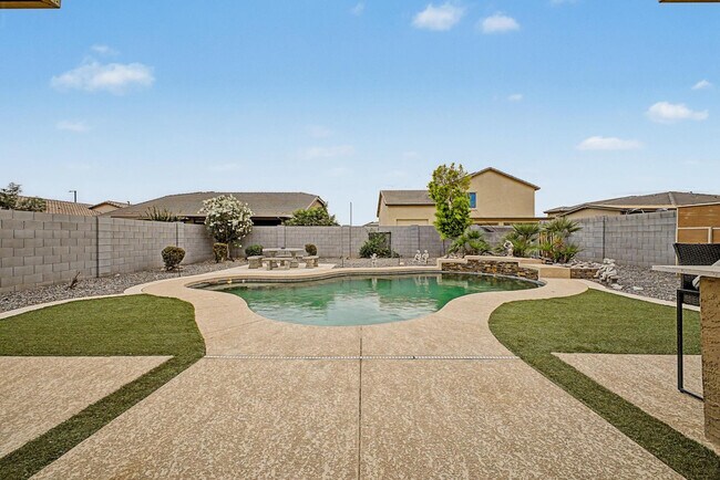 Building Photo - 18235 W Ida Ln