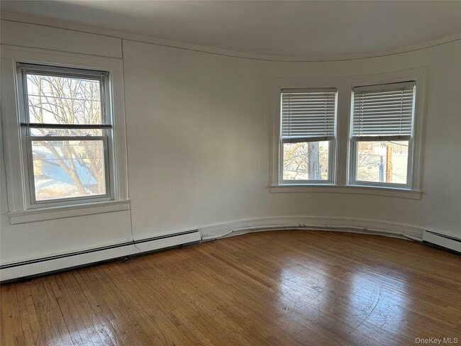 Building Photo - 126 Deer Park Ave