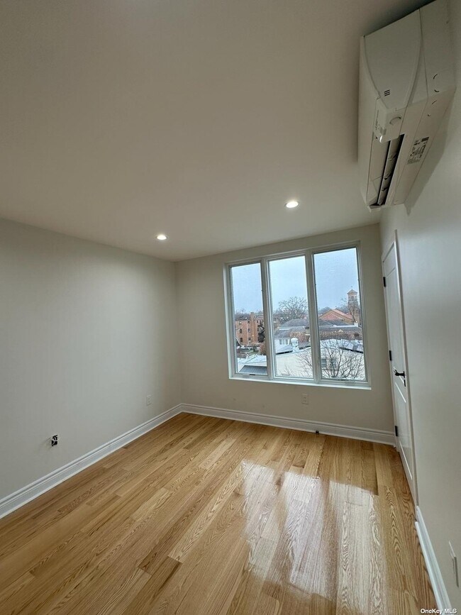 Building Photo - 101-07 91st St