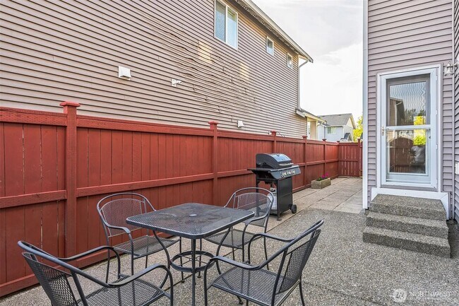 Building Photo - 1418 51st St NE