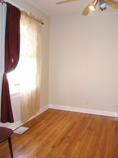 Building Photo - 2930 N Melvina Ave