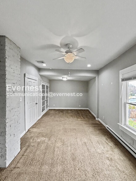 Building Photo - 1304 Oakwood Ave