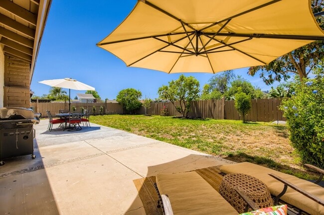 Building Photo - Impressive Oceanside Home For Rent