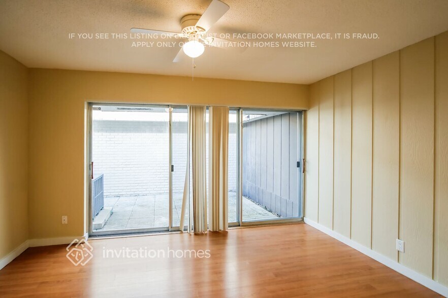 Building Photo - 4707 Holly Dr