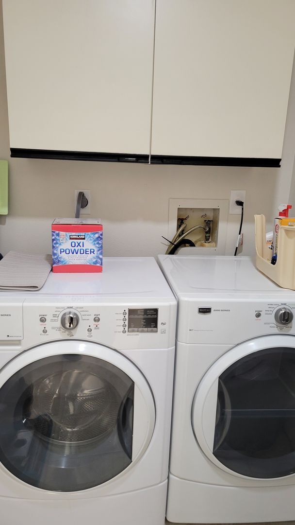 Building Photo - Seasonal/short term renovated 3/3 villa with golf course views on Longboat Key!