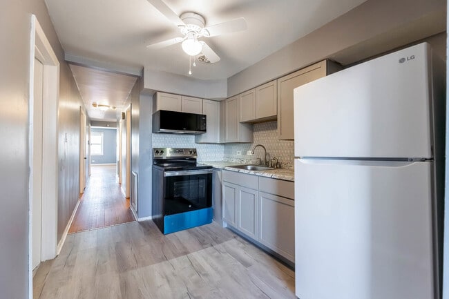 Building Photo - 7718 S Jeffery Blvd