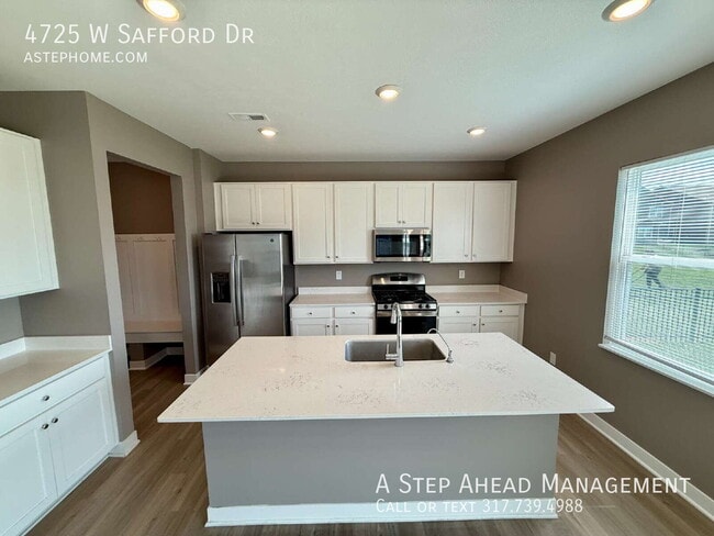 Building Photo - 4725 W Safford Dr