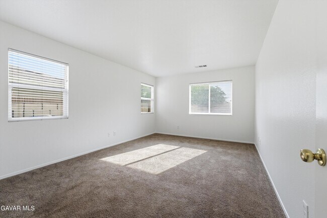 Building Photo - 42144 Madison Dr