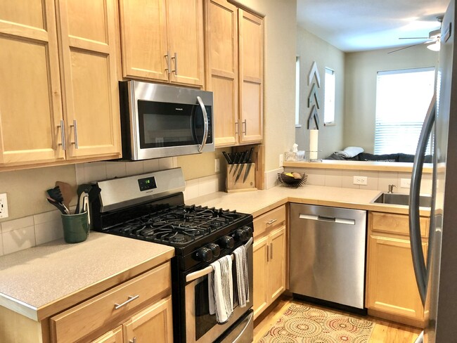 Kitchen - 2509 Custer Dr