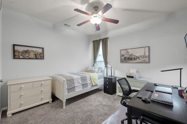 Building Photo - 24542 Grayson Falls Ln