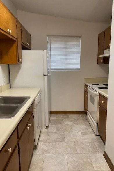 Building Photo - 177 Whetherbine Way W