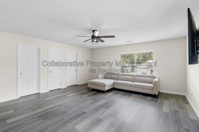 Building Photo - 215 Tigers Paw Dr
