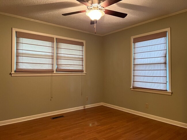 Building Photo - 7803 Delray Dr
