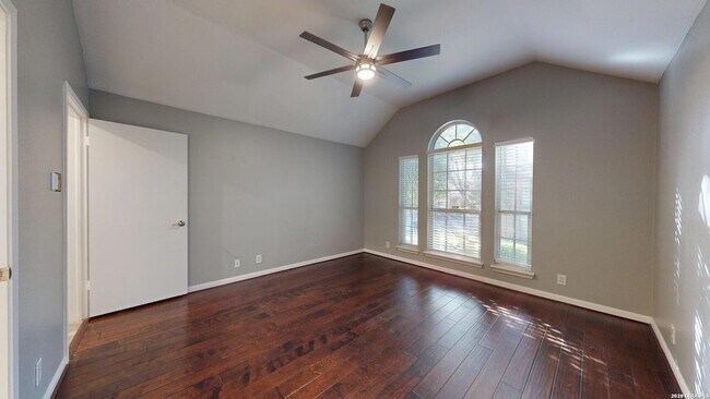 Building Photo - 1009 Crimson Cove Dr