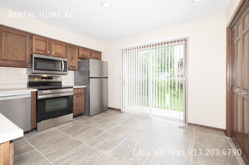 Building Photo - 5619 Riley-