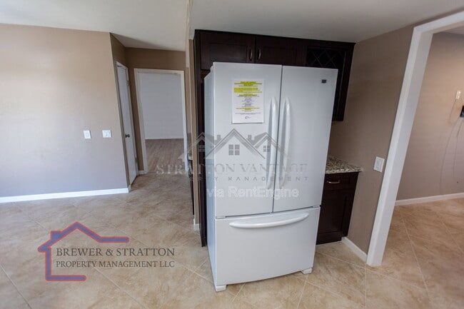 Building Photo - 18414 N 129th Ave