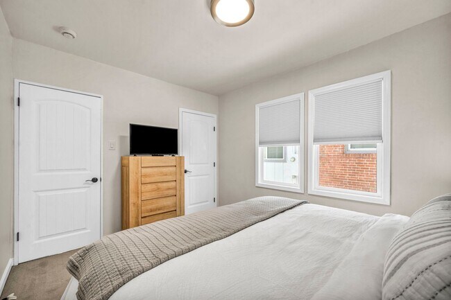 Building Photo - 574 Reno Ave