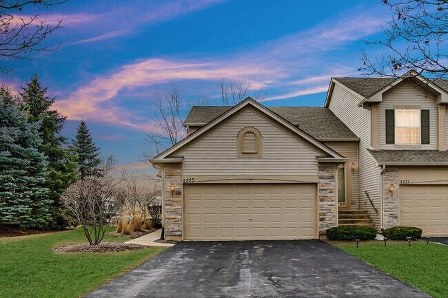 Building Photo - 2325 Summerlin Dr