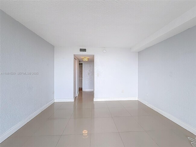 Building Photo - 1800 NW 24th Ave