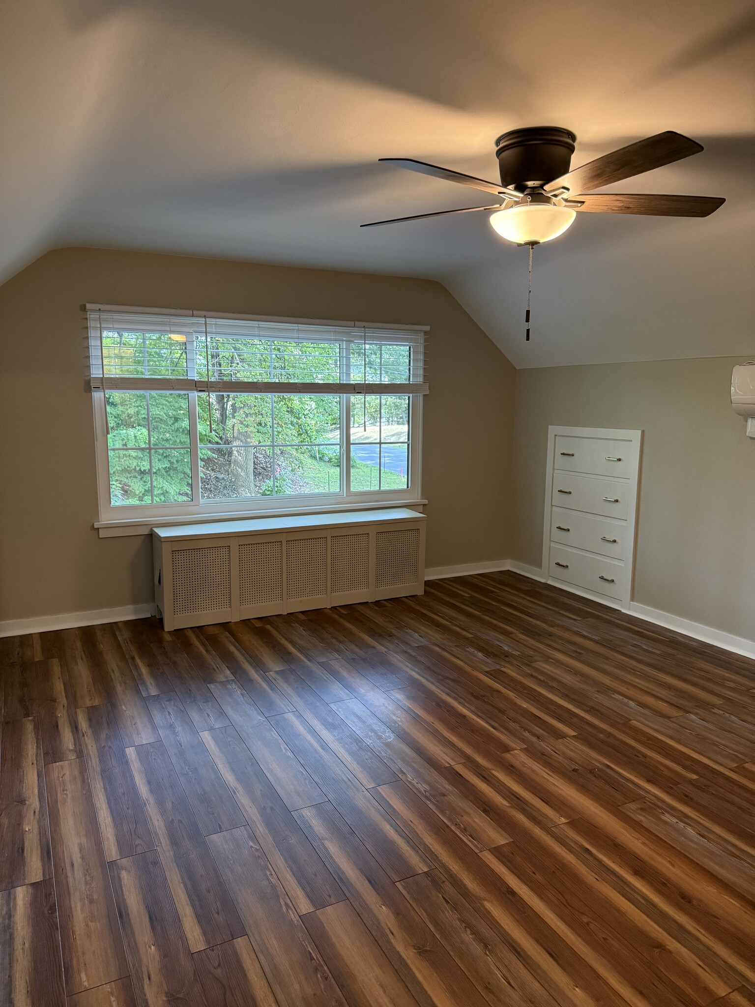 Building Photo - 101 41st St