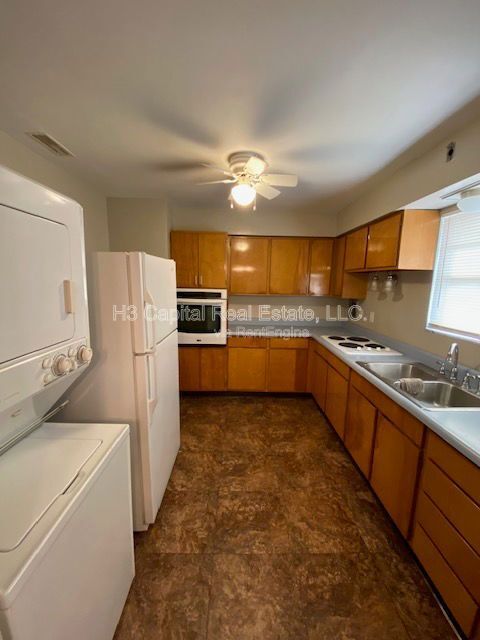 Building Photo - 2818 Yale Dr