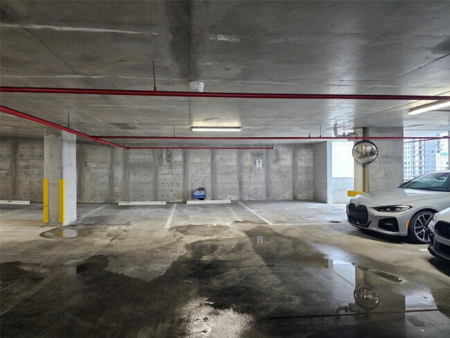 Building Photo - 100 E Las Olas Blvd