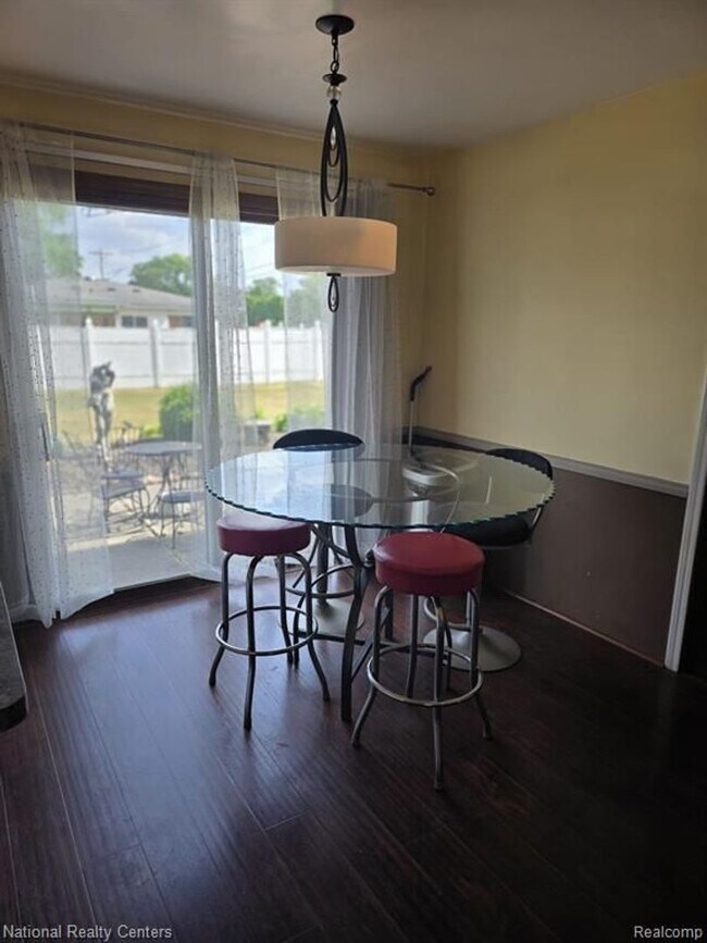 Building Photo - Spacious 4-Bedroom Colonial with Fireplace, Office & Fenced Yard